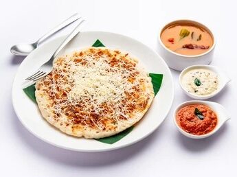 Cheese uttapam pizza