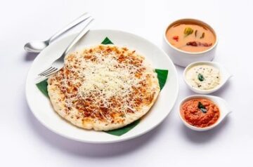 Cheese uttapam pizza